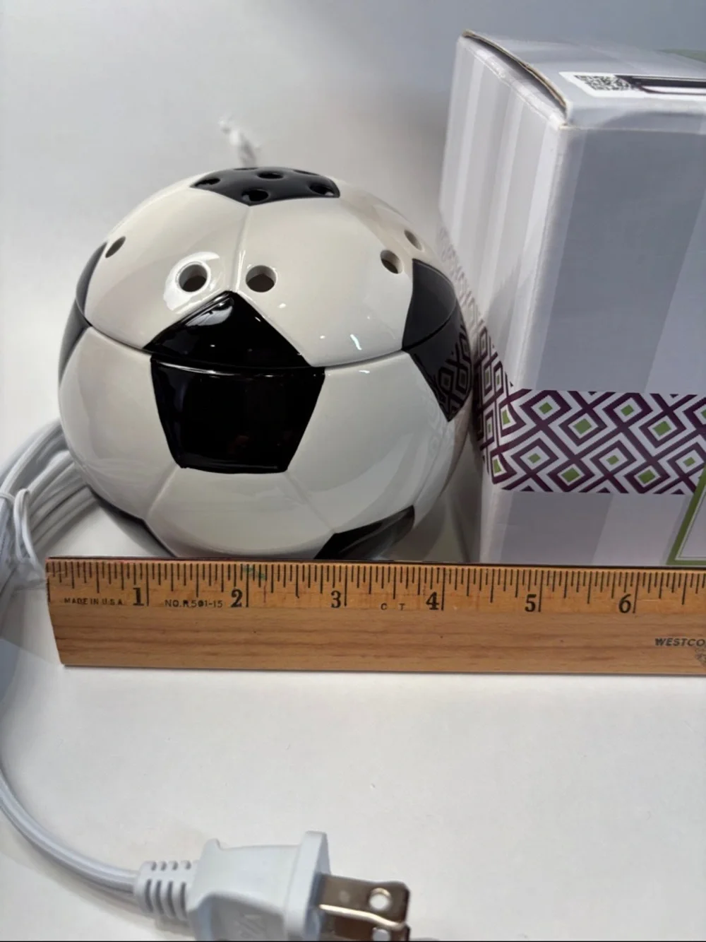 Scentsy Black & White Soccer Ball Ceramic Warmer - Picture 4 of 4